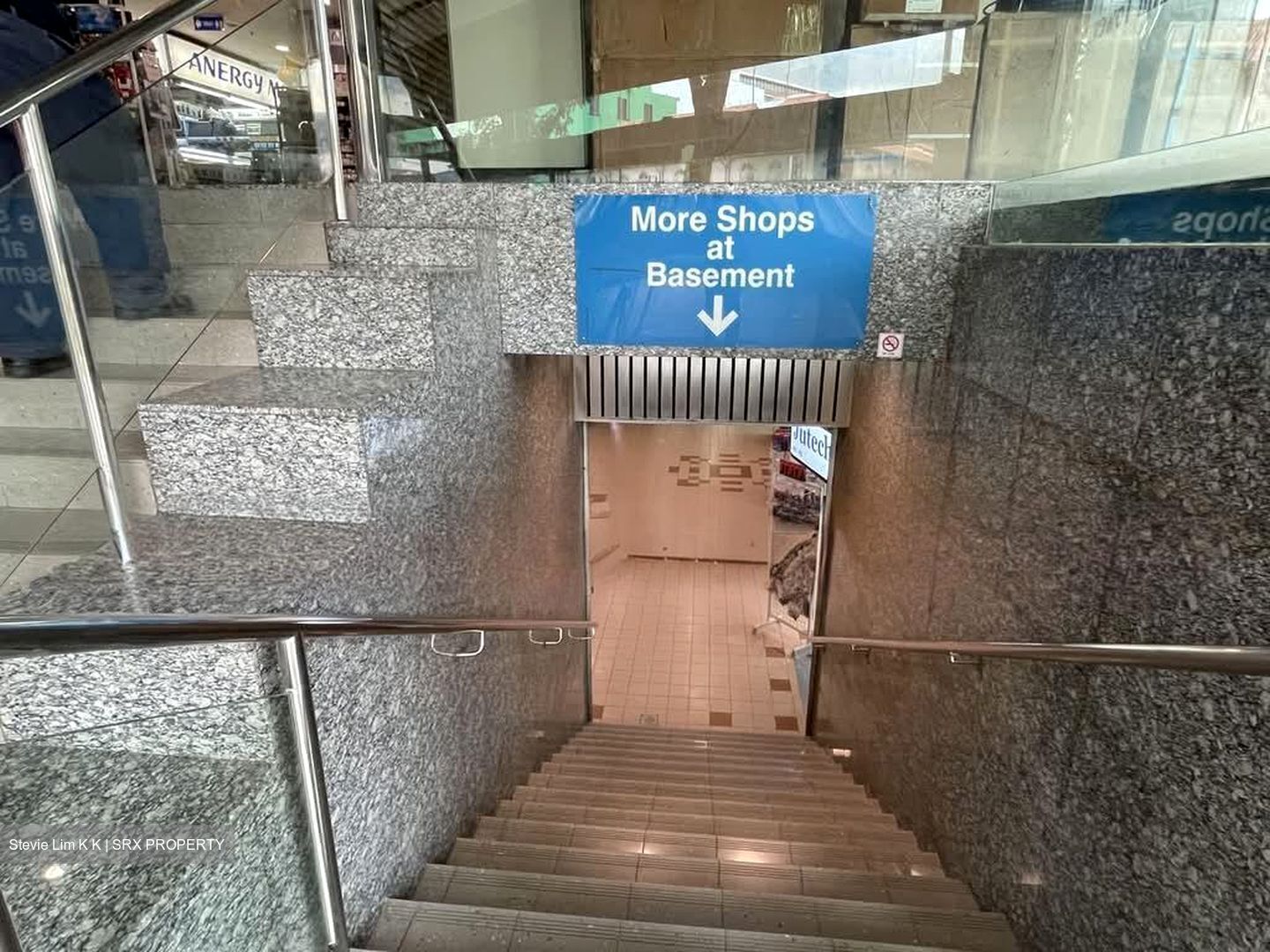 Sim Lim Tower (D8), Shop House #613723411